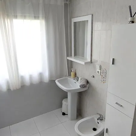 La Orquidea - Separate Entrance, Basic Bathroom *